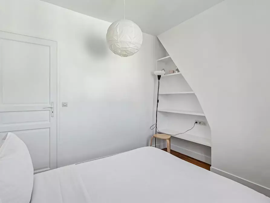 Immagine 8 di Appartamento in affitto  in Rue Vaneau a Paris 07