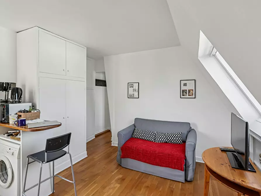 Immagine 1 di Appartamento in affitto  in Rue Vaneau a Paris 07