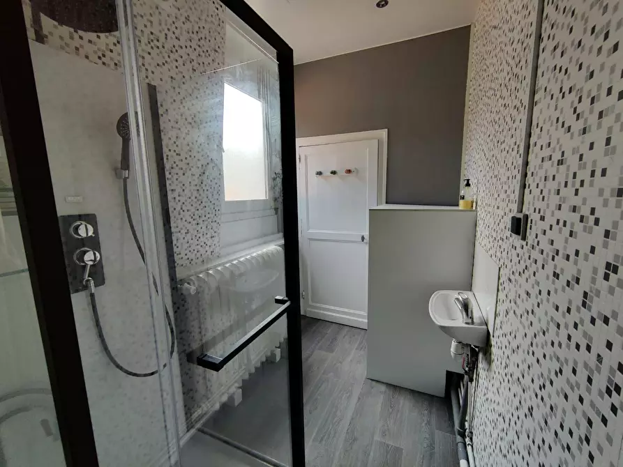 Immagine 4 di Camera in affitto  in Rue du Barœul a Mons-en-Barœul