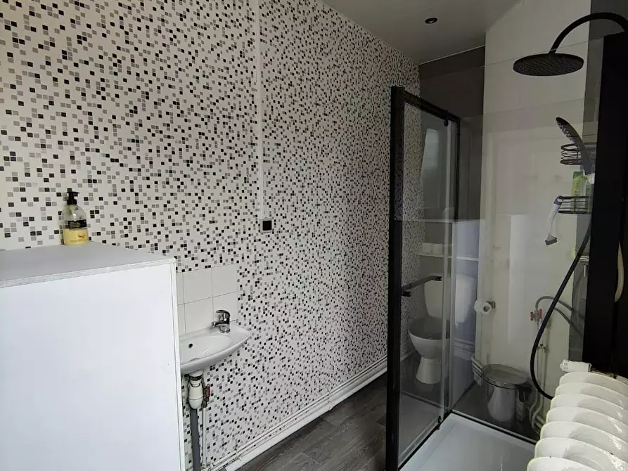 Immagine 5 di Camera in affitto  in Rue du Barœul a Mons-en-Barœul