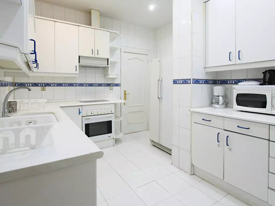 Immagine 5 di Camera in affitto  in Calle de Amado Nervo a Madrid