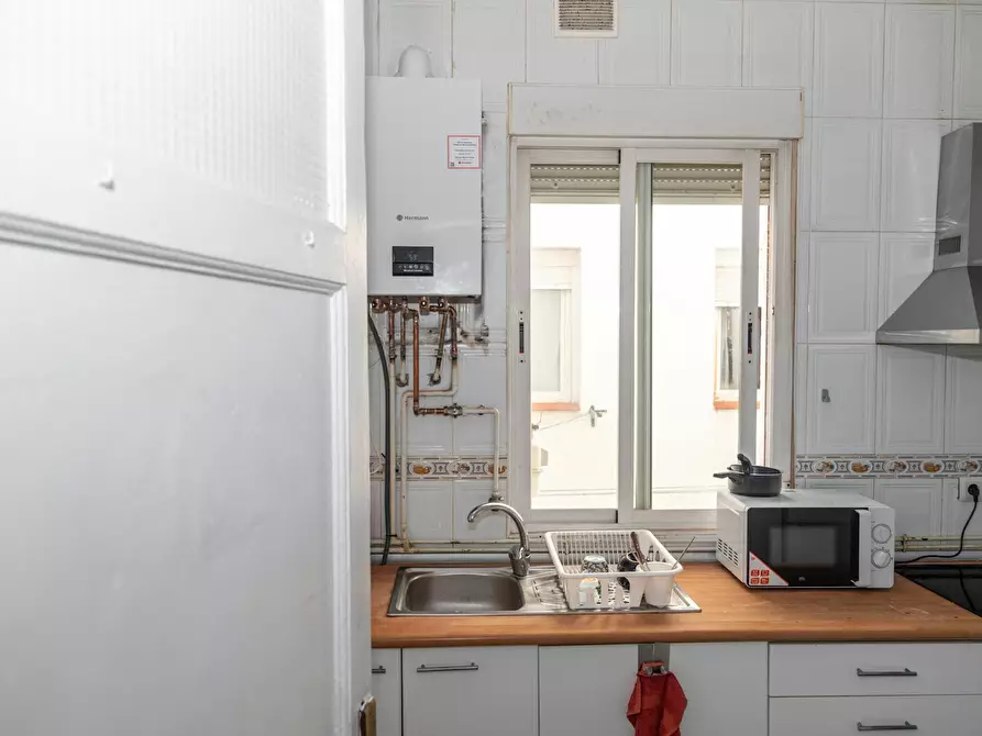 Immagine 5 di Camera in affitto  in Calle de Áncora a Madrid