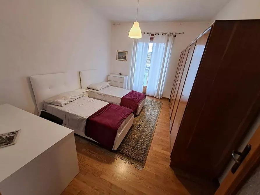 Immagine 2 di Camera in affitto  in Via Trinità a Torino