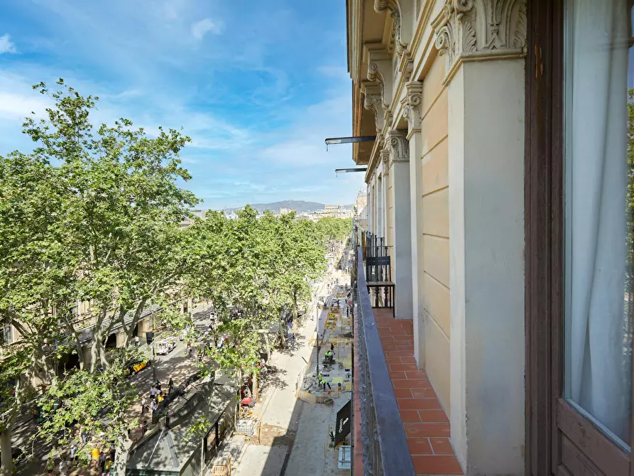 Immagine 9 di Appartamento in affitto  in Carrer La Rambla a Barcelona