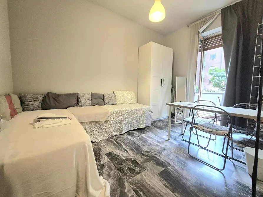 Immagine 1 di Camera in affitto  in Via dell'Assunta a Milano