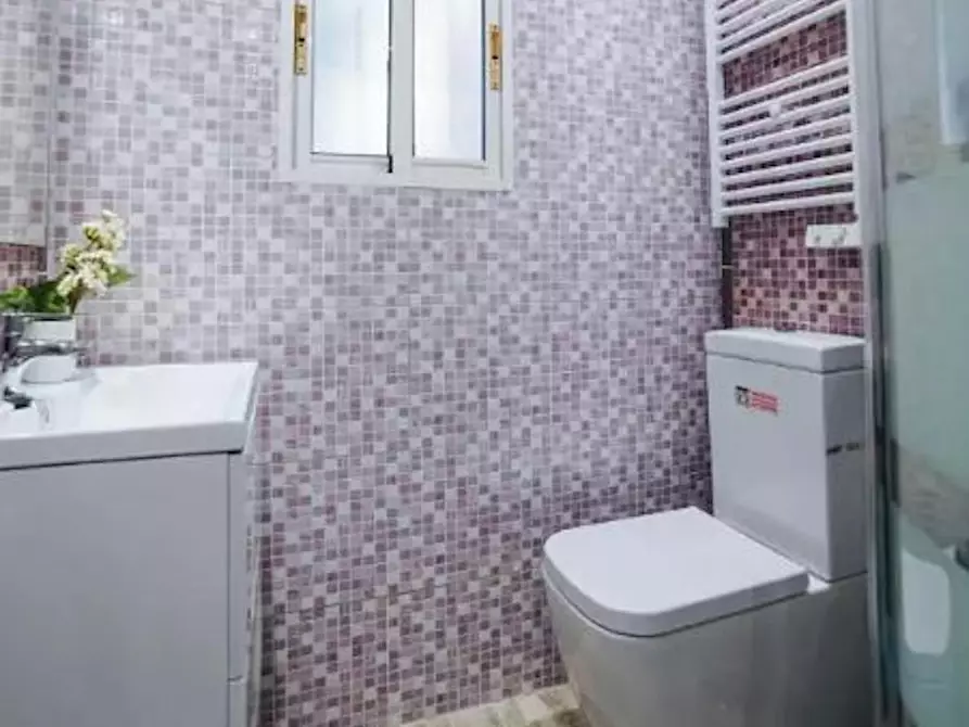 Immagine 8 di Camera in affitto  in Calle de Arlanza a Madrid