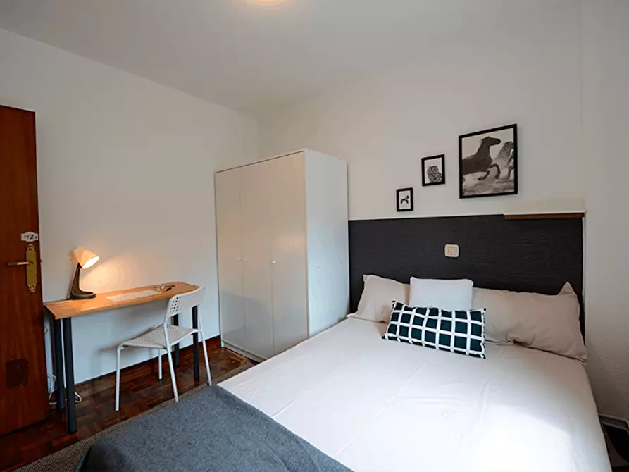 Immagine 4 di Camera in affitto  in Larrakoetxe Kalea a Bilbao