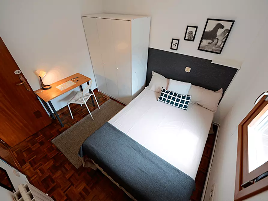 Immagine 2 di Camera in affitto  in Larrakoetxe Kalea a Bilbao