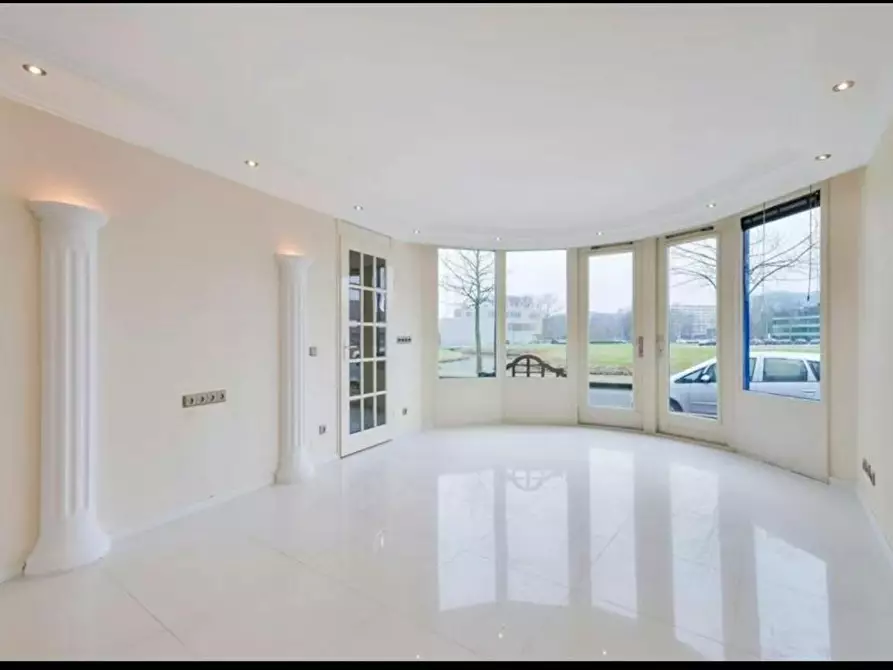 Immagine 1 di Casa indipendente in affitto  in Bijlmerdreef a Amsterdam