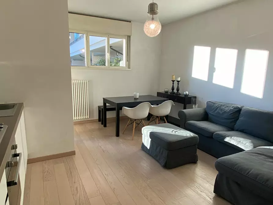 Immagine 2 di Appartamento in affitto  in Via Adamello a Milano