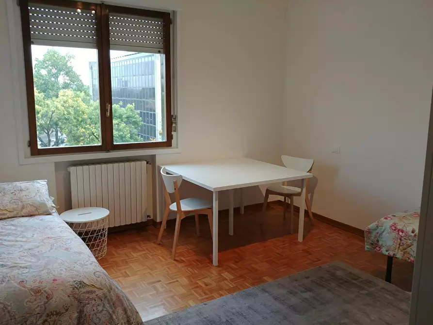 Immagine 10 di Camera condivisa in affitto  in Via Luigi Pellizzo a Padova
