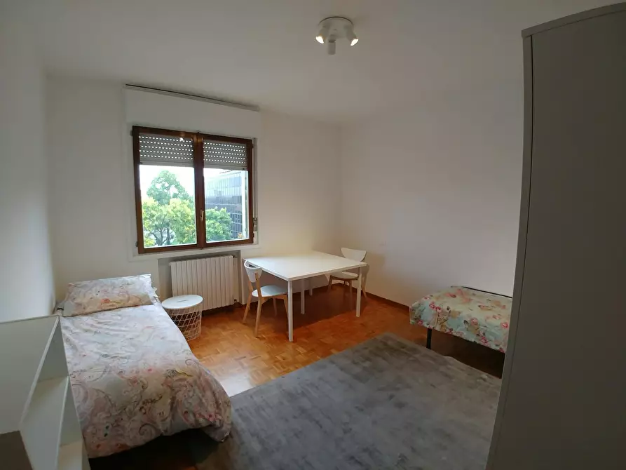 Immagine 9 di Camera condivisa in affitto  in Via Luigi Pellizzo a Padova