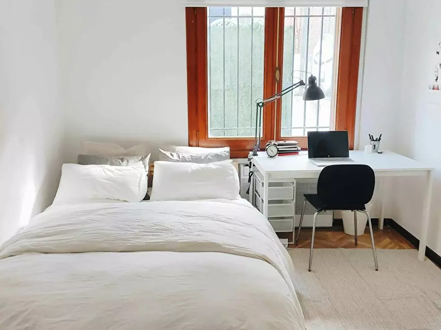 Immagine 1 di Camera in affitto  in Calle de Iturbe a Madrid