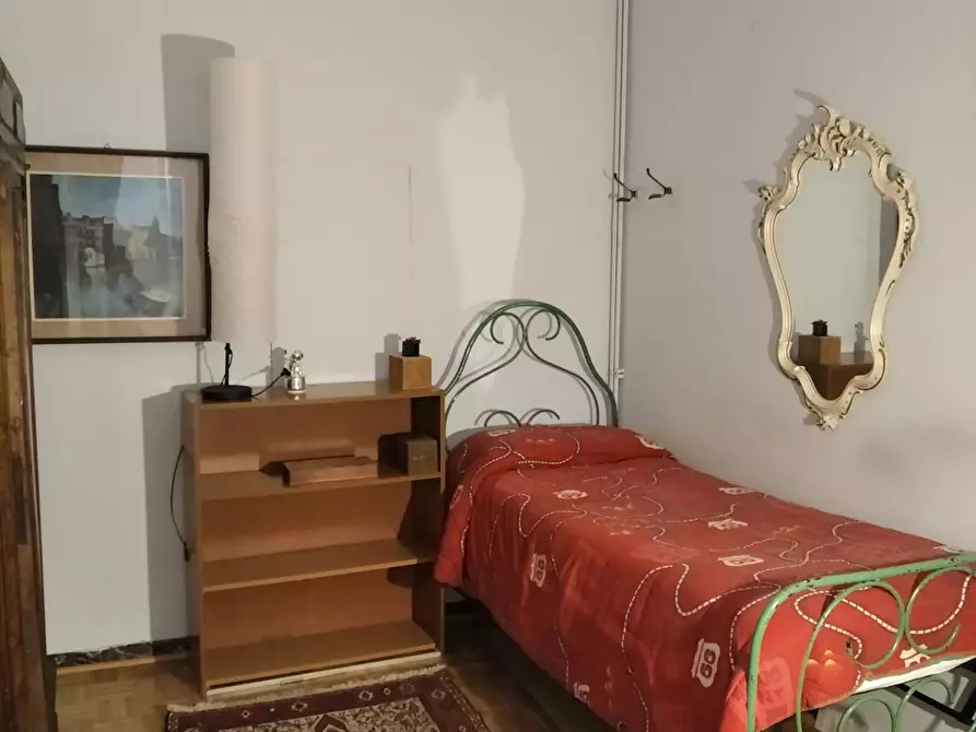 Immagine 1 di Camera in affitto  in Via Castiglione a Bologna