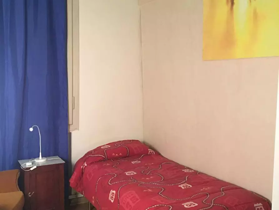 Immagine 1 di Camera in affitto  in Via Castiglione a Bologna