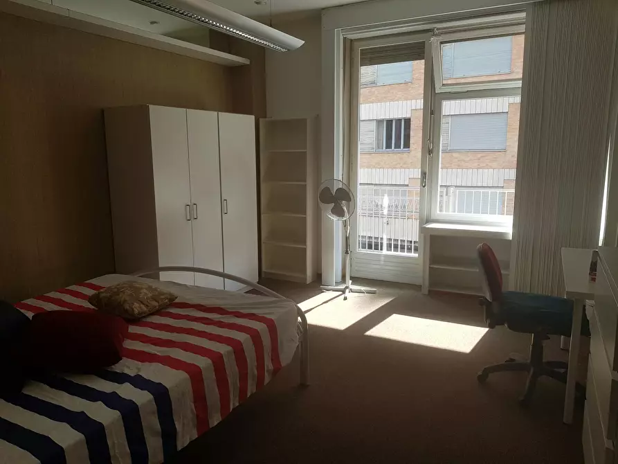 Immagine 2 di Camera in affitto  in Via Federico Paolini a Torino