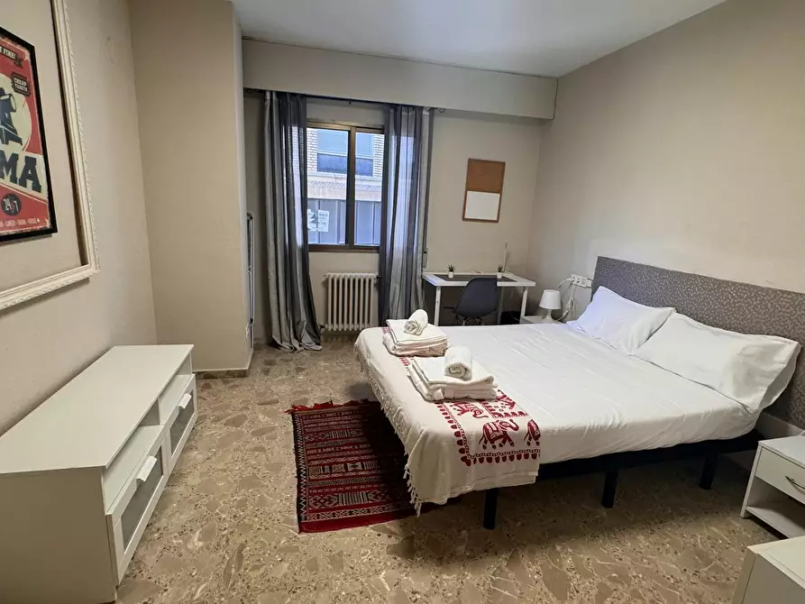 Immagine 5 di Camera in affitto  in Calle Baldoví a Valencia