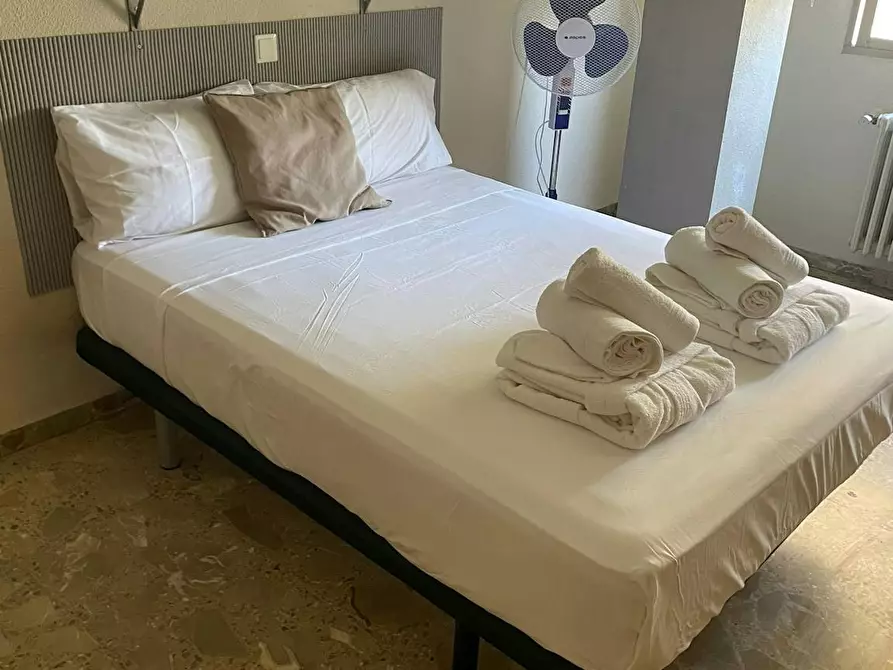 Immagine 1 di Camera in affitto  in Calle Baldoví a Valencia