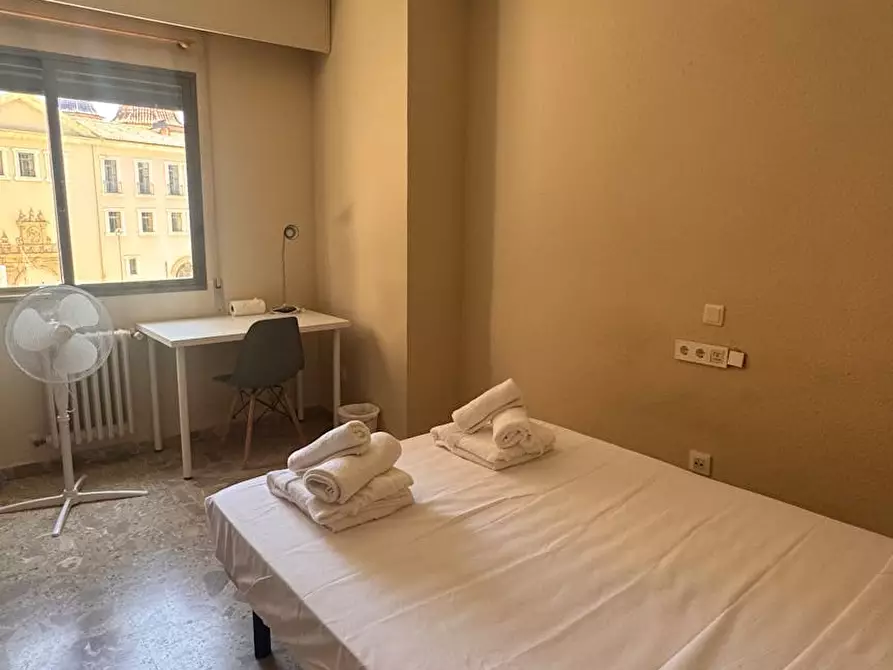 Immagine 1 di Camera in affitto  in Calle Baldoví a Valencia