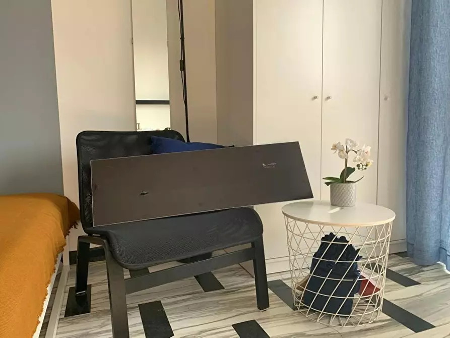 Immagine 5 di Camera in affitto  in Via La Thuile a Torino