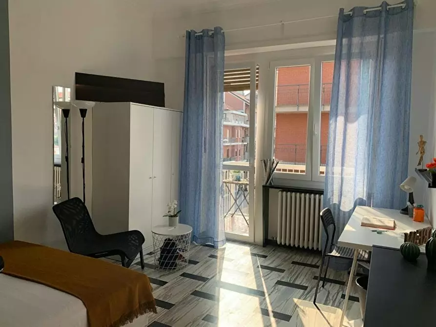 Immagine 3 di Camera in affitto  in Via La Thuile a Torino