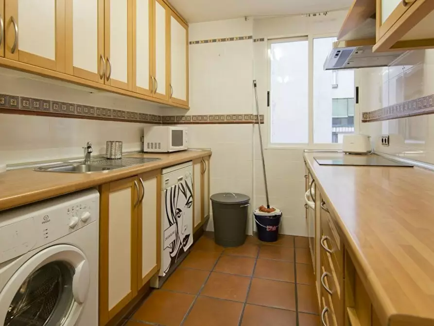 Immagine 4 di Camera in affitto  in Calle Núñez Morgado a Madrid