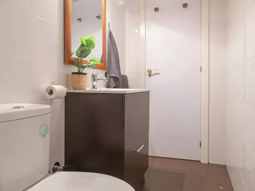 Immagine 9 di Camera in affitto  in Calle de Guzmán el Bueno a Madrid