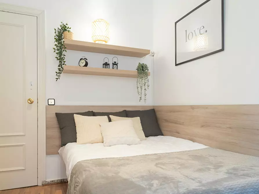 Immagine 4 di Camera in affitto  in Calle de Guzmán el Bueno a Madrid