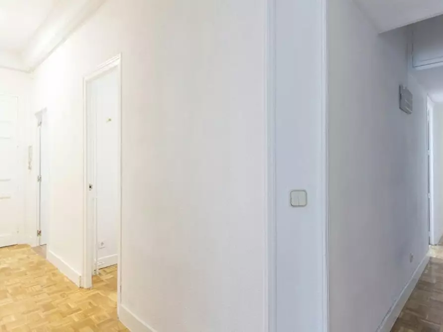 Immagine 9 di Camera in affitto  in Calle de Bravo Murillo a Madrid