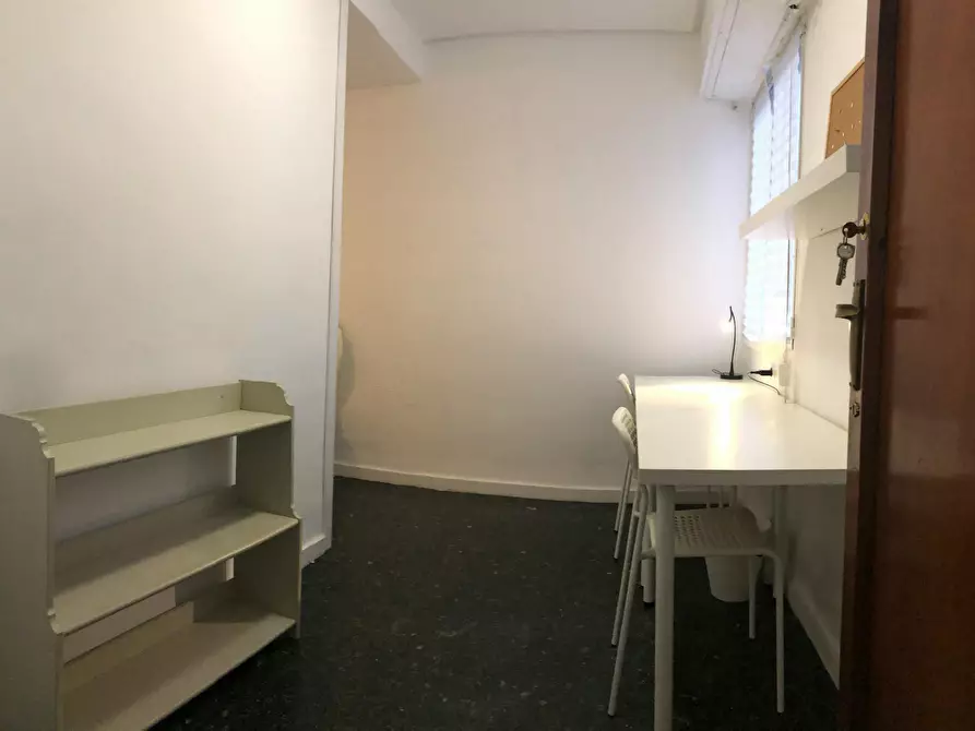 Immagine 3 di Camera in affitto  in Calle Doctor Juan José Dominé a Valencia