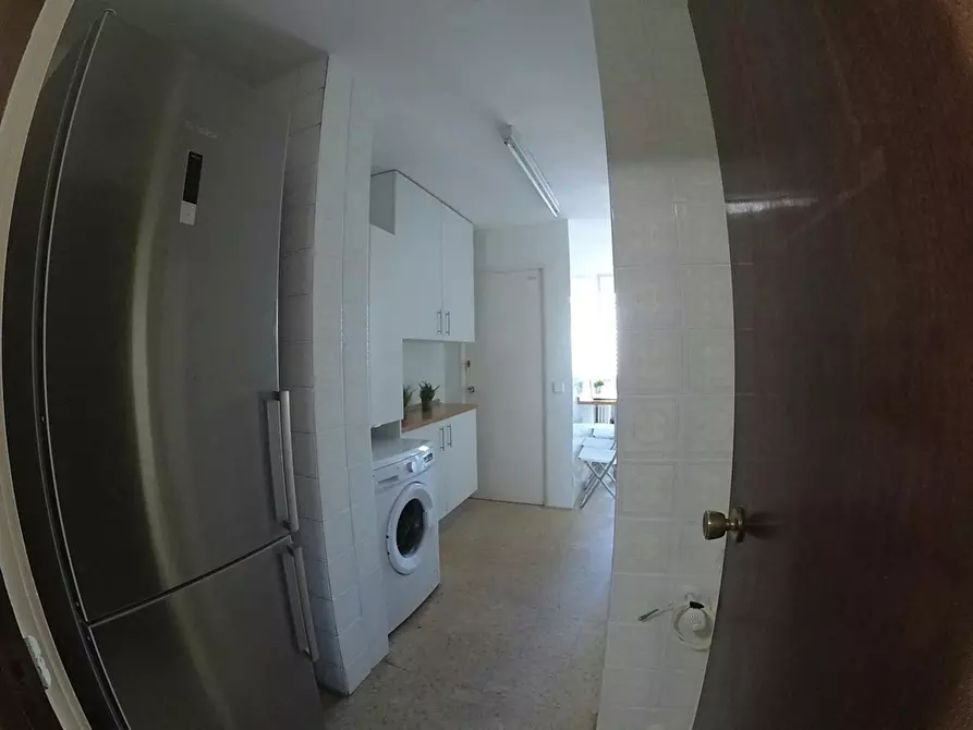Immagine 8 di Camera in affitto  in Calle de Orense a Madrid