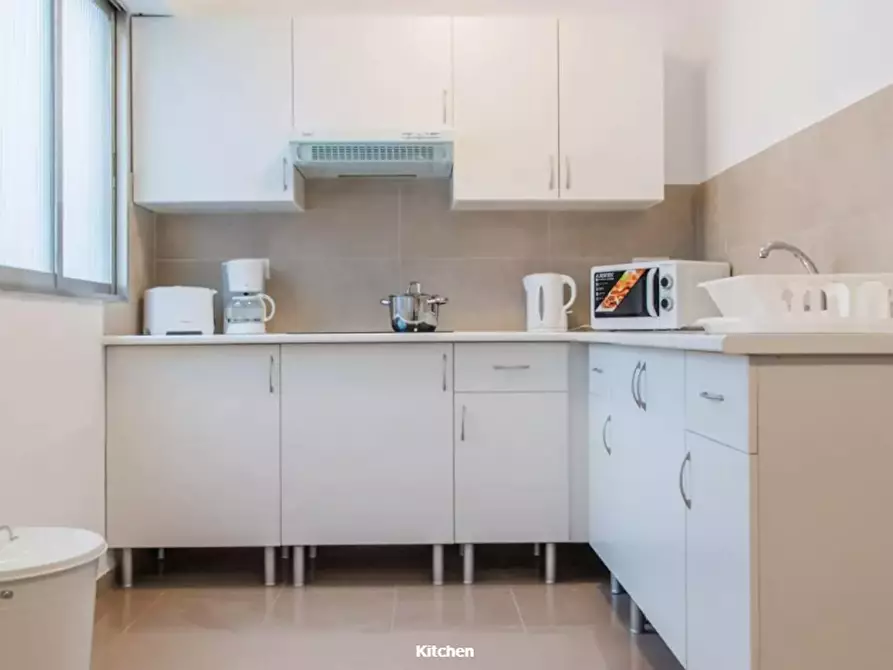 Immagine 6 di Camera in affitto  in Calle Cirilo Amorós a Valencia