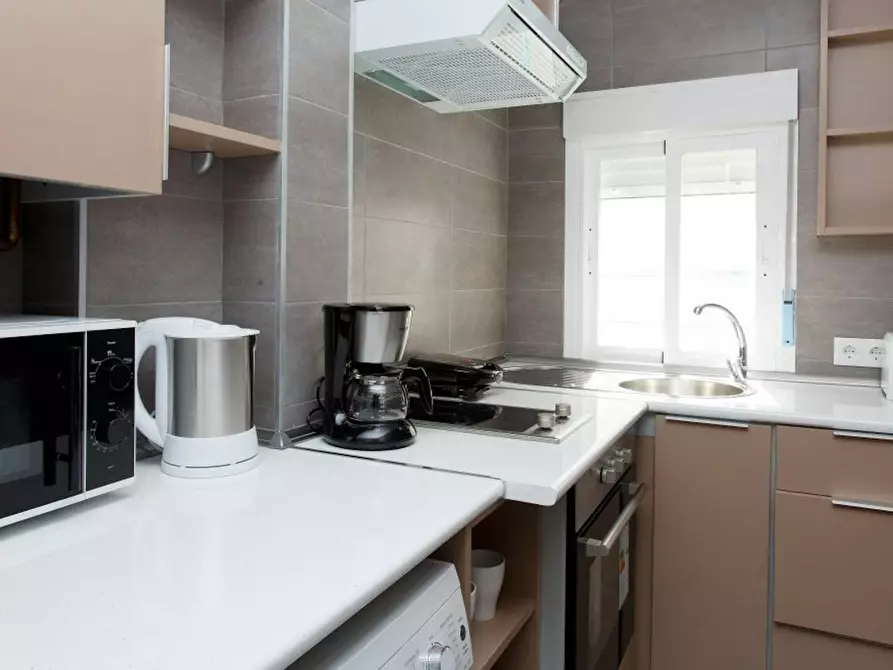 Immagine 6 di Camera in affitto  in Calle Berruguete a Madrid