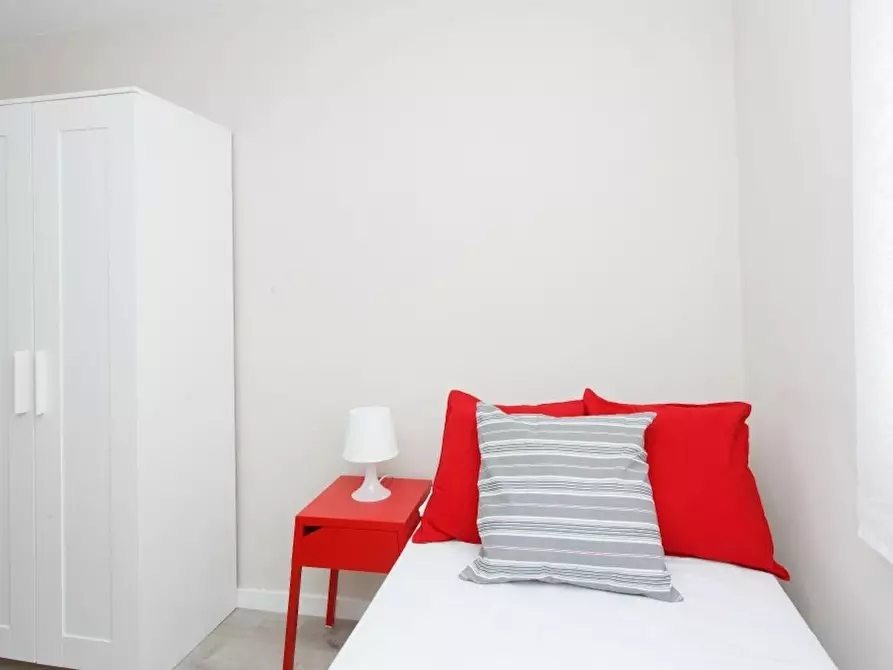 Immagine 3 di Camera in affitto  in Calle Berruguete a Madrid