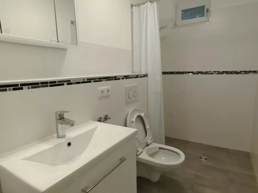 Immagine 3 di Camera in affitto  in Leopoldstraße a München