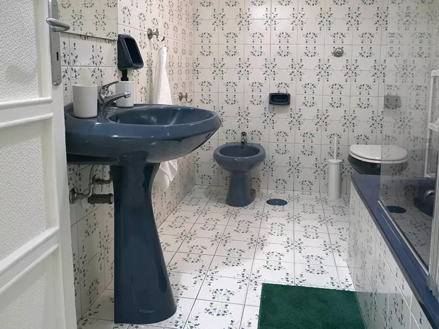 Immagine 9 di Camera in affitto  in Vico Campane a Donnalbina a Napoli