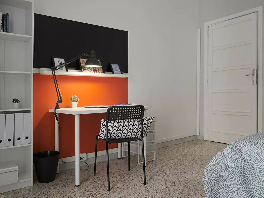 Immagine 2 di Camera in affitto  in Vico Campane a Donnalbina a Napoli