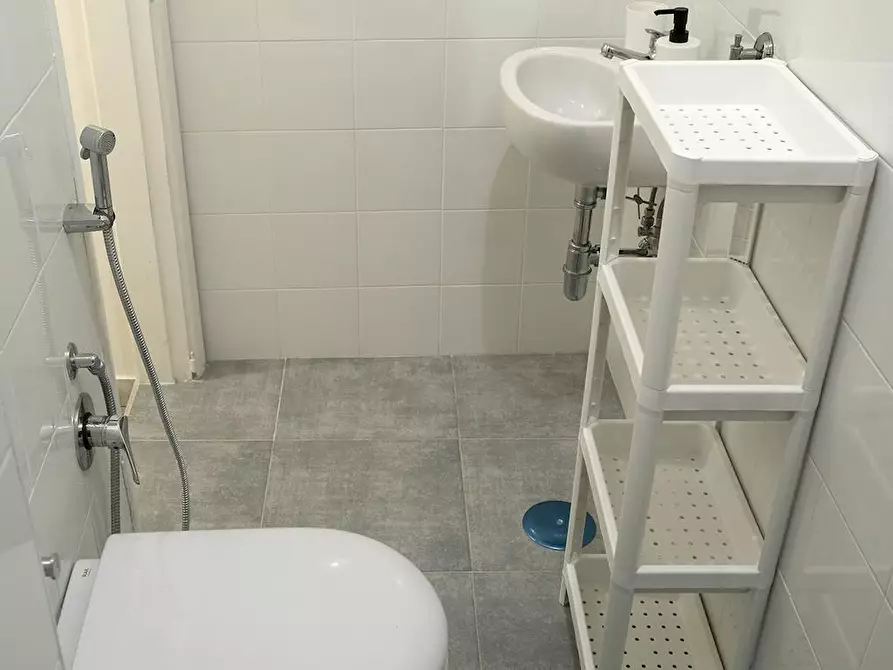 Immagine 10 di Camera in affitto  in Vico Campane a Donnalbina a Napoli