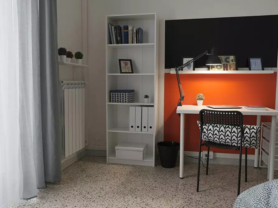 Immagine 4 di Camera in affitto  in Vico Campane a Donnalbina a Napoli