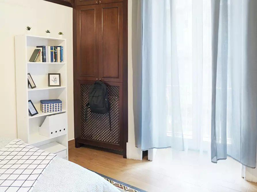 Immagine 3 di Camera in affitto  in Via Enrico Pessina a Napoli