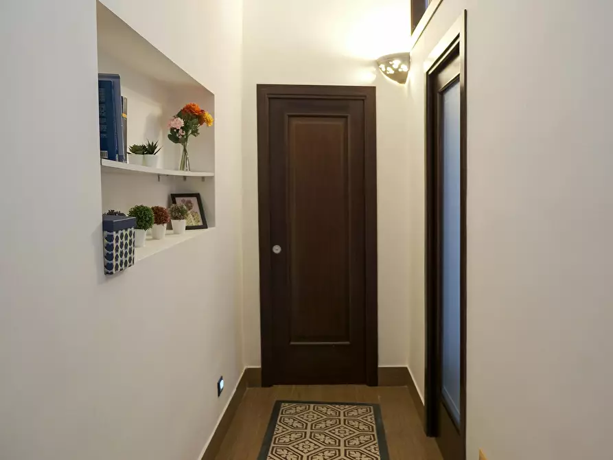 Immagine 10 di Camera in affitto  in Via Enrico Pessina a Napoli