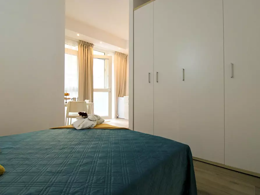 Immagine 6 di Camera in affitto  in Via Alessandro Menganti a Bologna