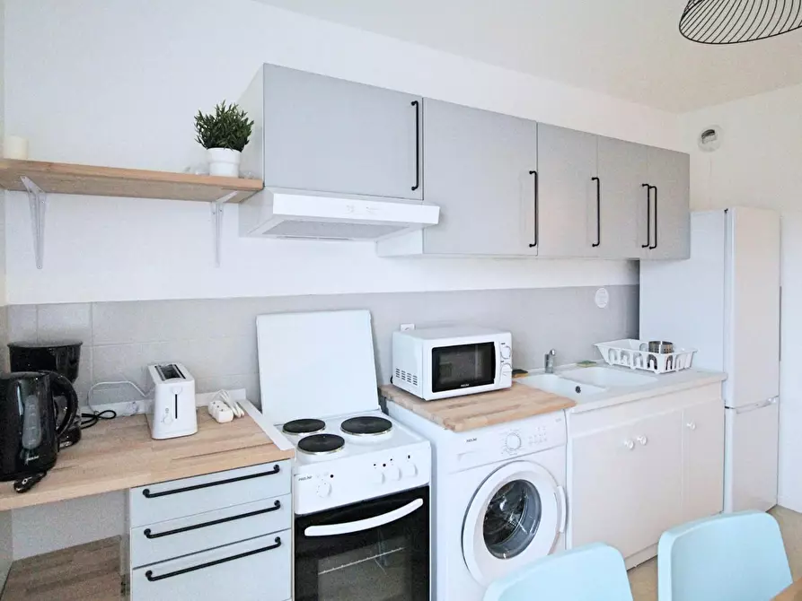 Immagine 5 di Camera in affitto  in Rue Victor Hugo a Levallois-Perret