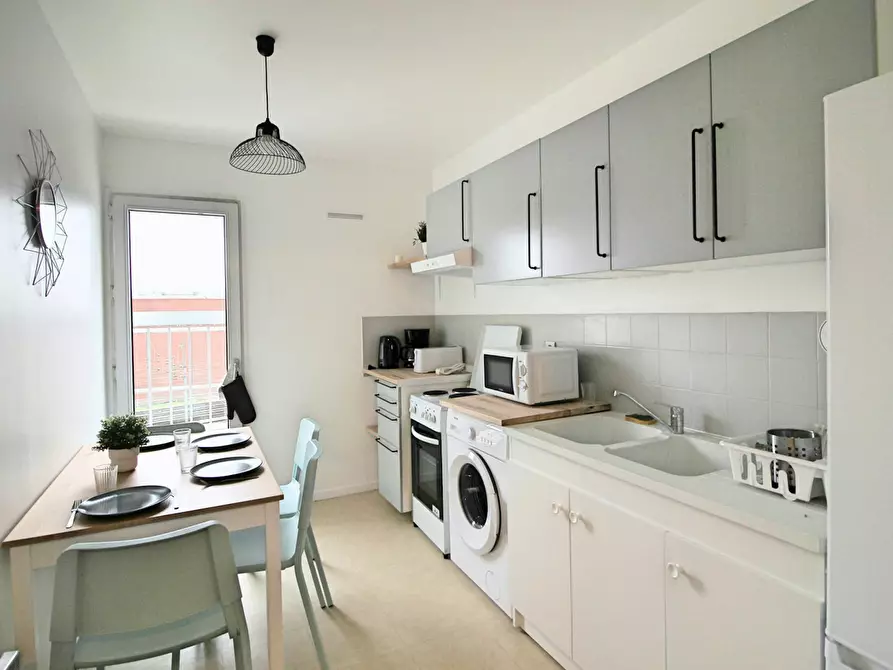 Immagine 4 di Camera in affitto  in Rue Victor Hugo a Levallois-Perret