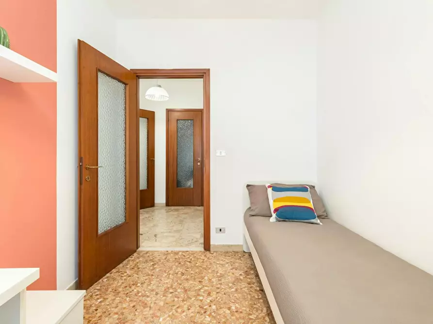 Immagine 5 di Camera in affitto  in Via Mario Morgantini a Verona