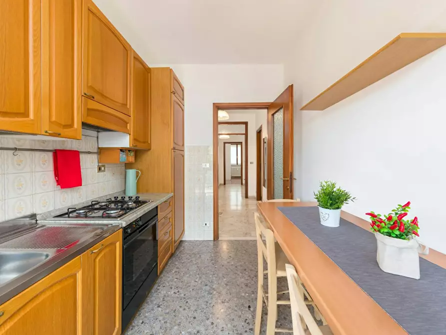 Immagine 5 di Camera in affitto  in Via Mario Morgantini a Verona