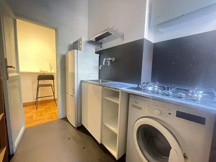 Immagine 8 di Camera in affitto  in Via La Spezia a Roma