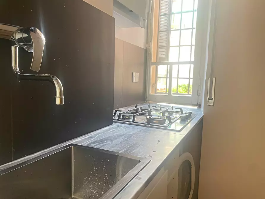 Immagine 9 di Camera in affitto  in Via La Spezia a Roma