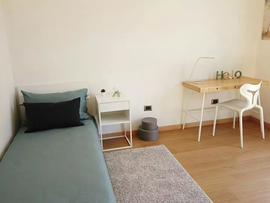 Immagine 2 di Camera in affitto  in Via San Pio X a Trento