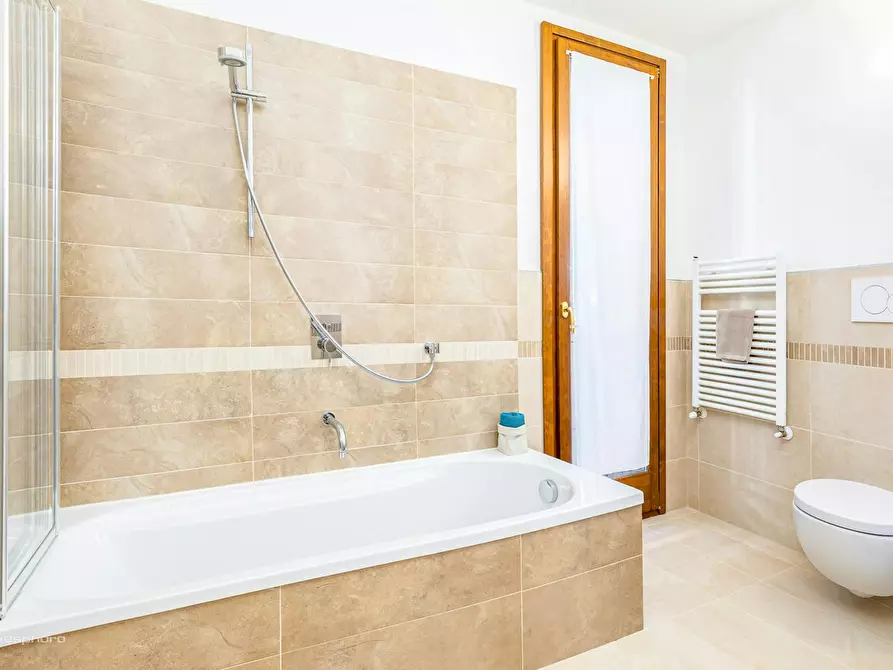 Immagine 8 di Camera in affitto  in Via Darsena a Ferrara